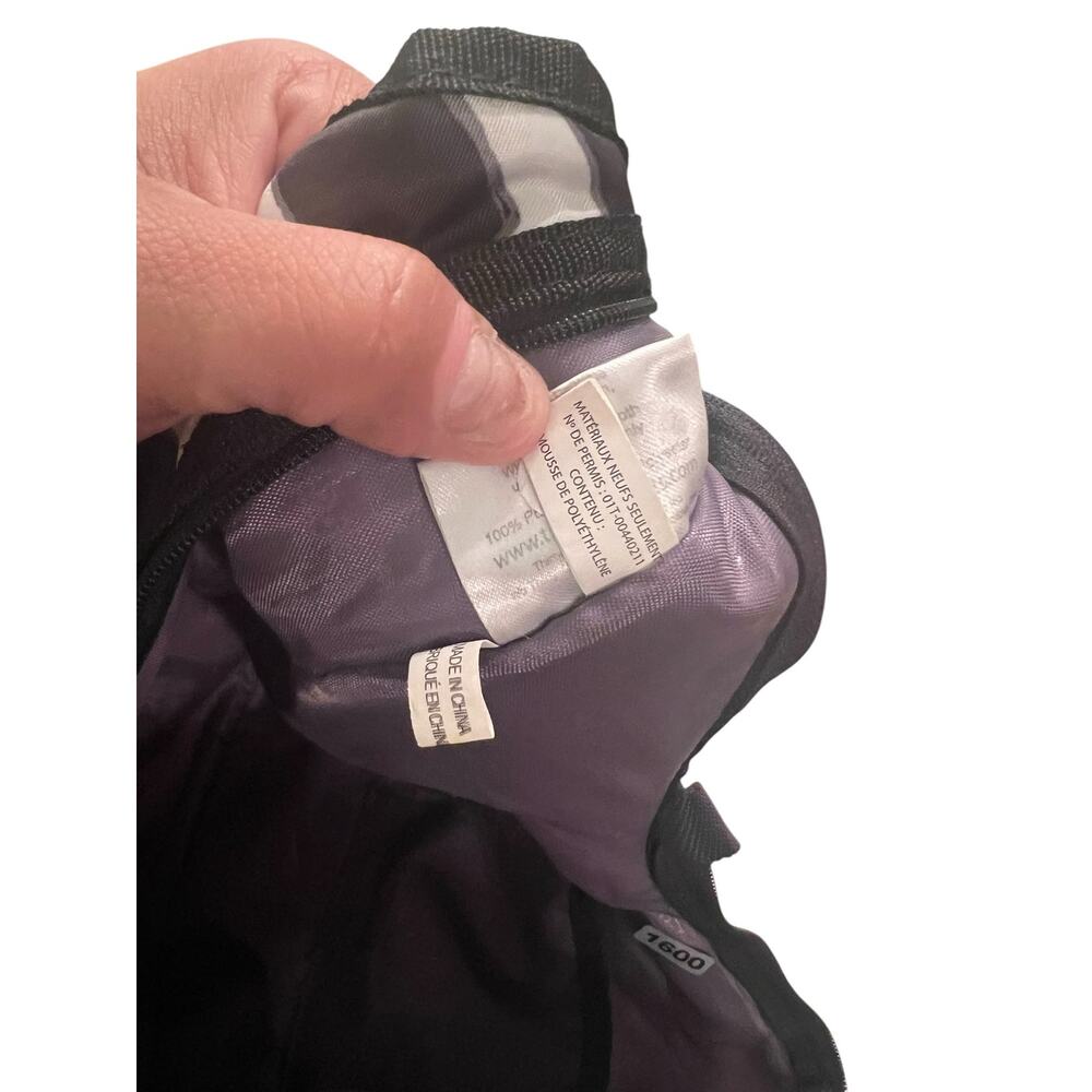 Thiry-One Explorista Black White Chevron Travel Crossbody Multi-Pocket Nylon Bag - Picture 7 of 9